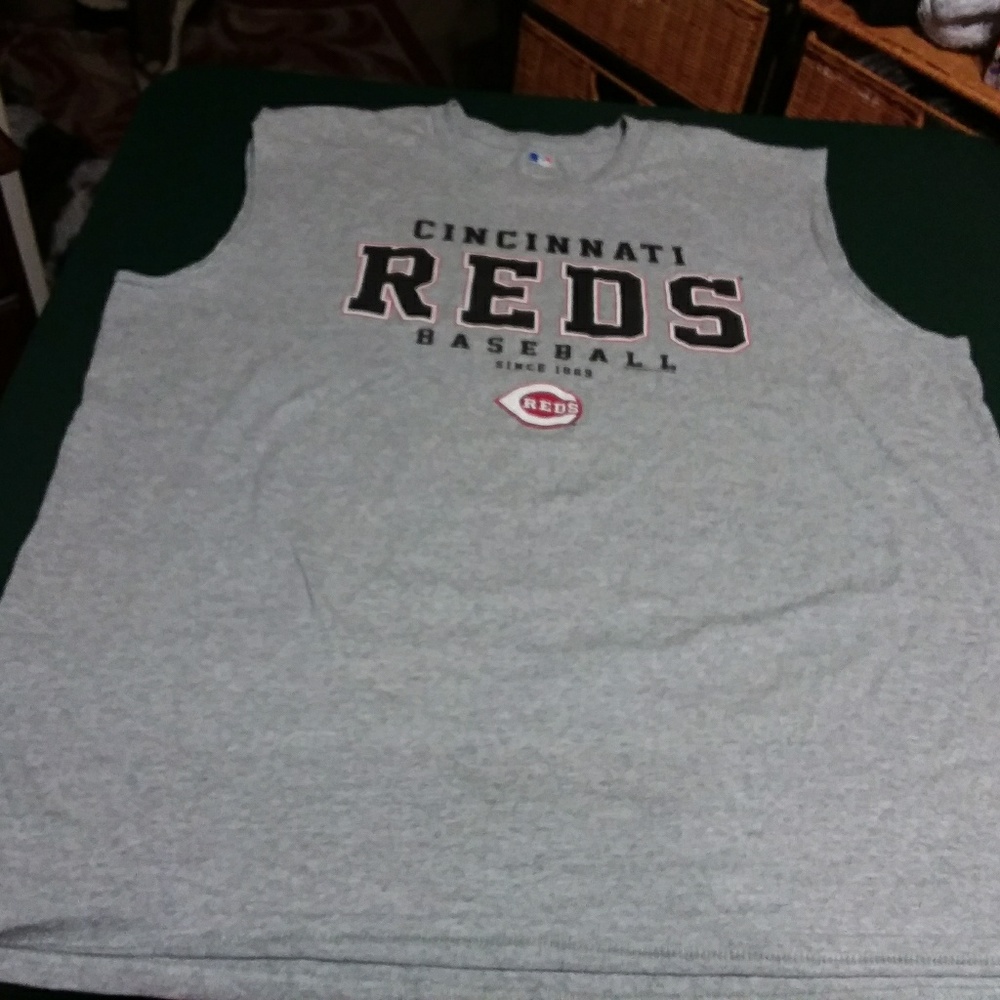 Men's muscle shirt